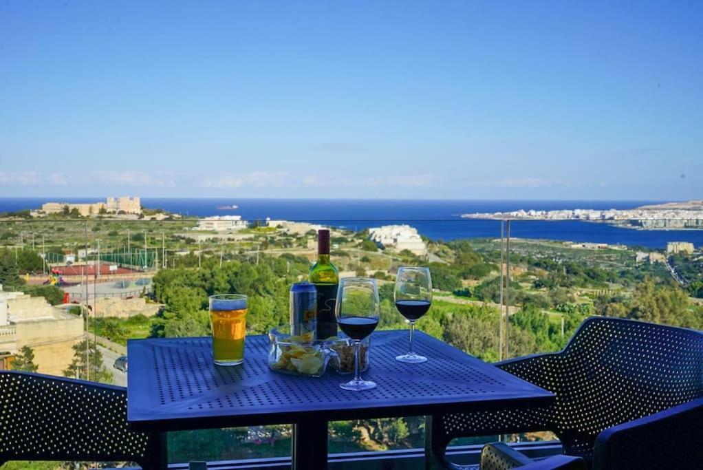 Your Escape: Where Every Sunrise Becomes A Memory Mellieħa Eksteriør billede